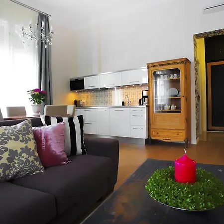 Apartment Golden Stars *